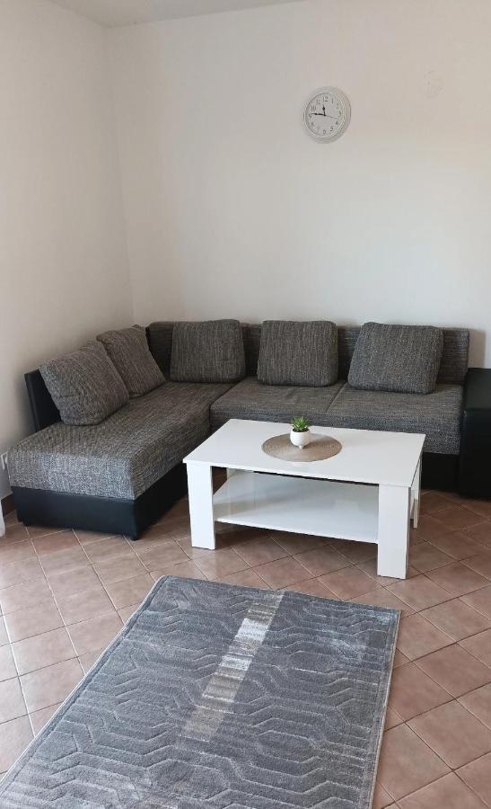 Family Apartments Tomy Punat Luaran gambar