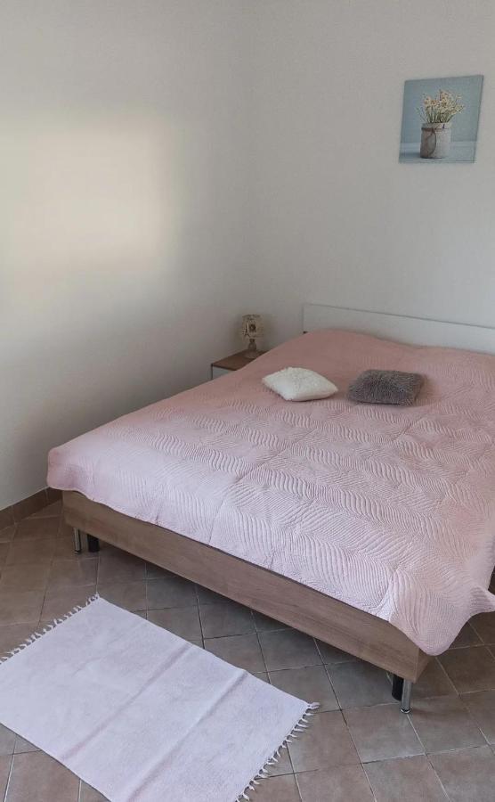 Family Apartments Tomy Punat Luaran gambar
